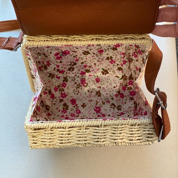 Never Use Basket Purse - Picture 2 of 2